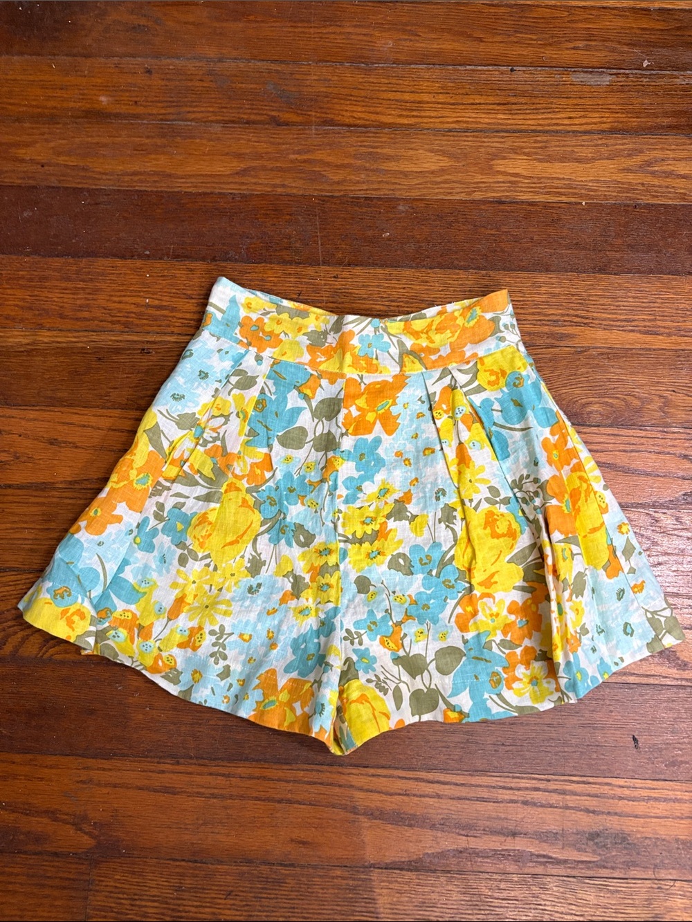 Faithfull the Brand Ondine Shorts in a floral-print linen women’s size 2